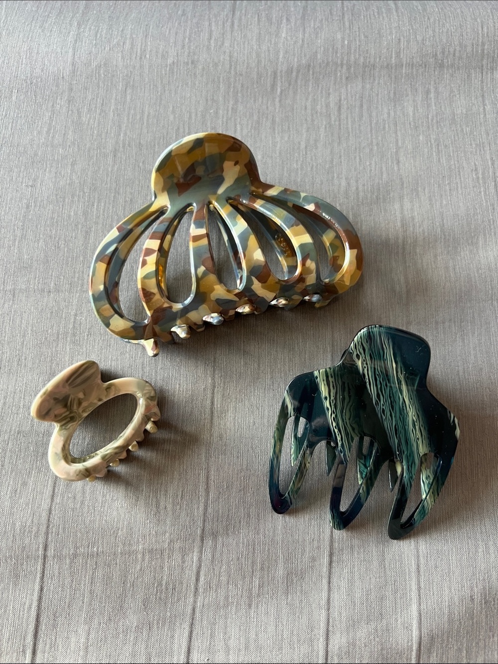 Multi-Color Tortoiseshell Resin Hair Clips - Neutral Speckled Marbled Pattern